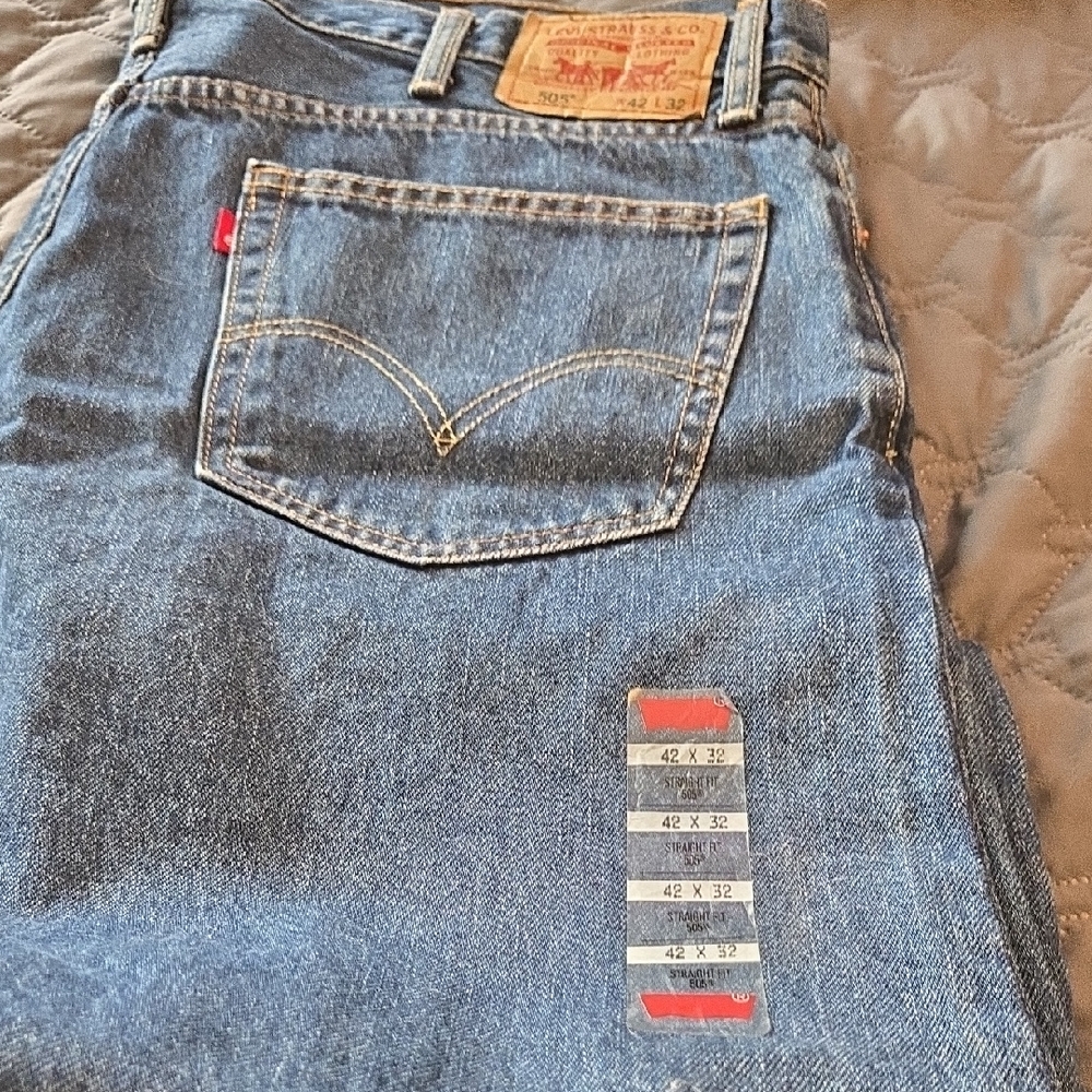 Levi's Relaxed Fit Men's Jeans in Classic Blue
